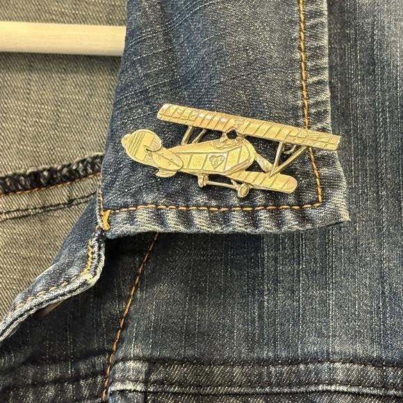 Vintage Silver Tone Airplane Brooch - Biplane with Heart Detail Unisex - Picture 4 of 9